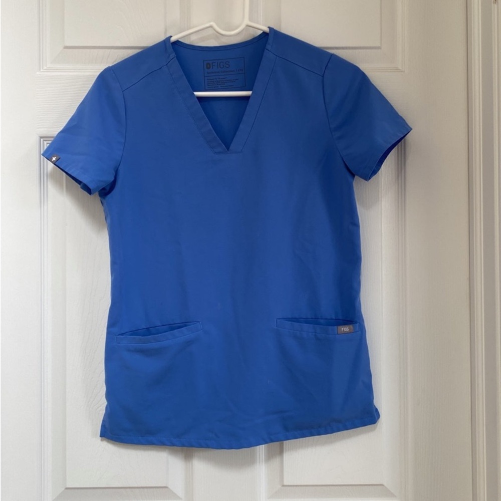 Figs scrub top